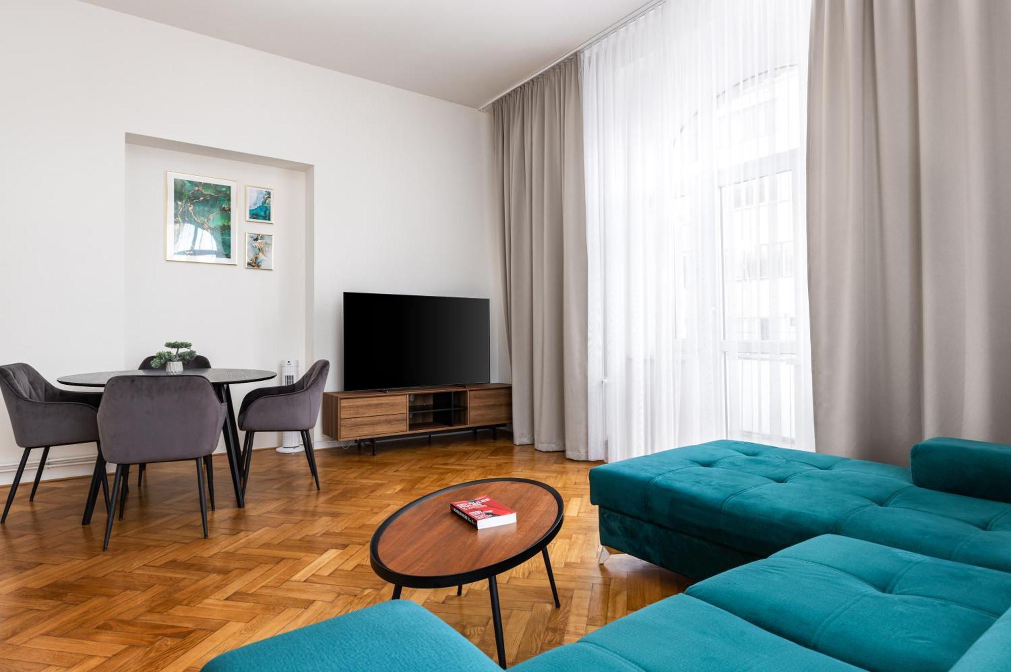 Stay2Gether City Buzz Apt - O2 Arena - Sleeps 6 Прага Екстер'єр фото